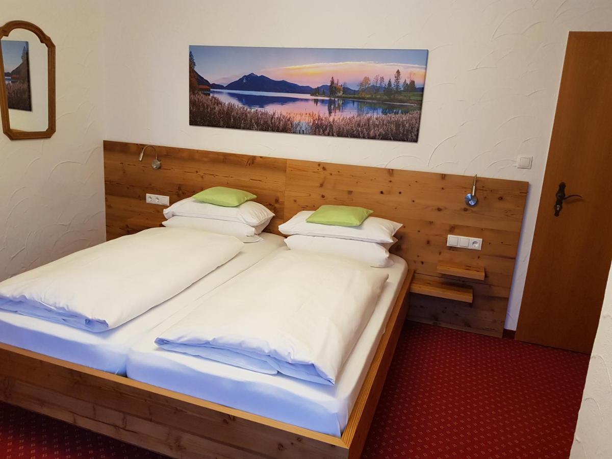 Fruehstueckspension Gaestehaus Zum Weissen Roessl Wallgau Buitenkant foto